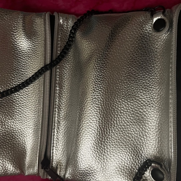 Retro style silver purse clutch with chain - Picture 6 of 9